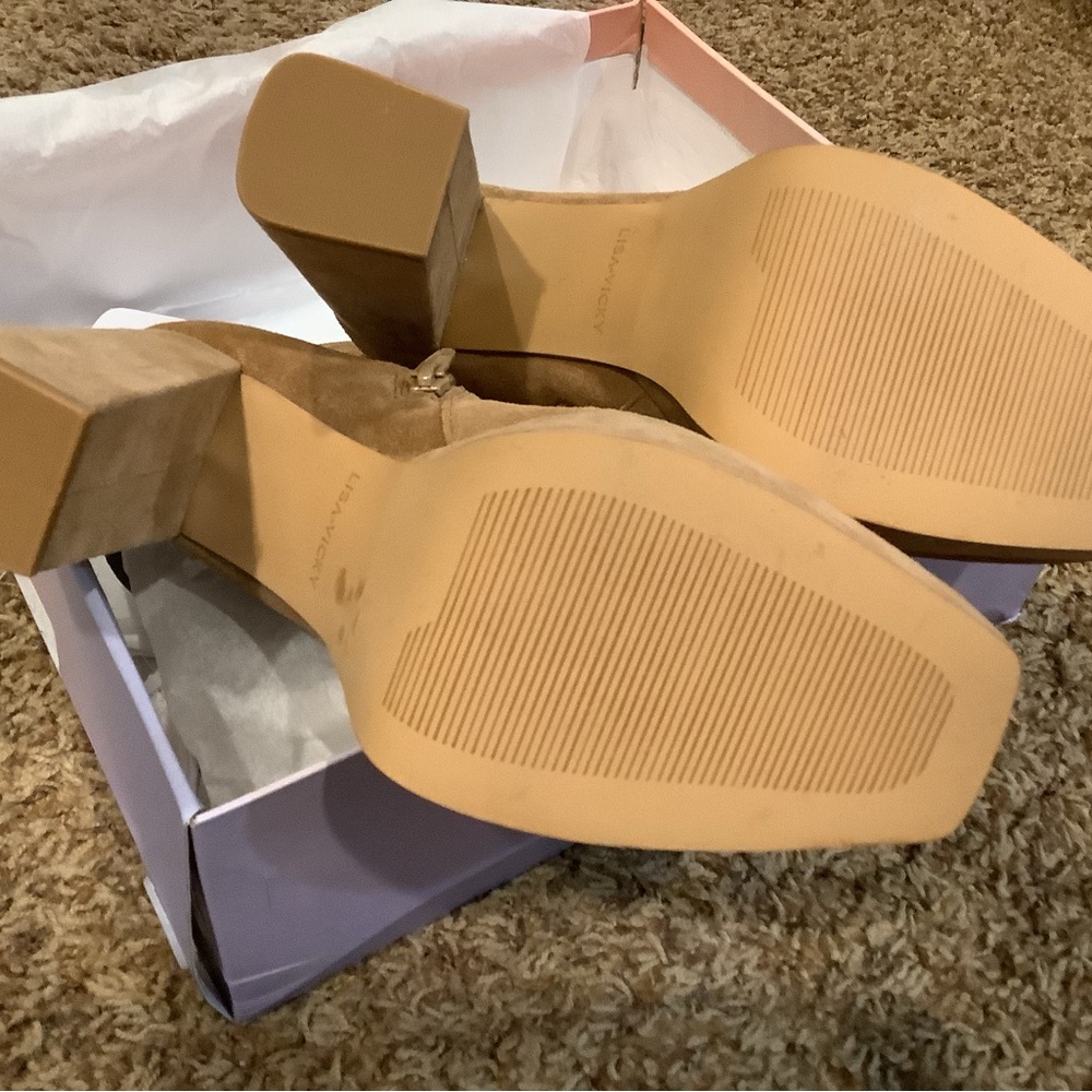 Suede platform block heel ankle bootie. NIB. SZ. 9 ( camel shade) - Picture 5 of 6